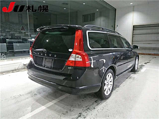 VOLVO V70 2010