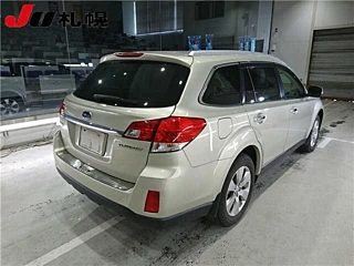 SUBARU LEGACY OUTBACK 2011