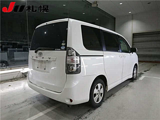 TOYOTA VOXY 2008
