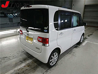 DAIHATSU TANTO 2011