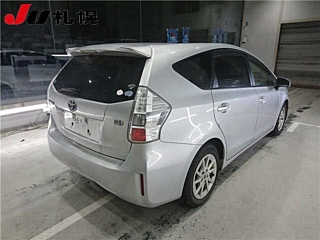 TOYOTA PRIUS ALPHA 2012