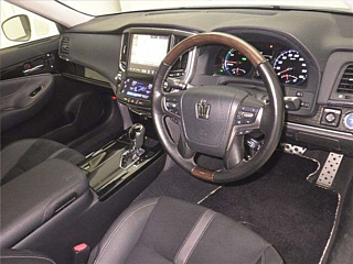TOYOTA CROWN 2018