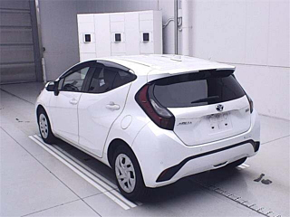 TOYOTA AQUA 2021