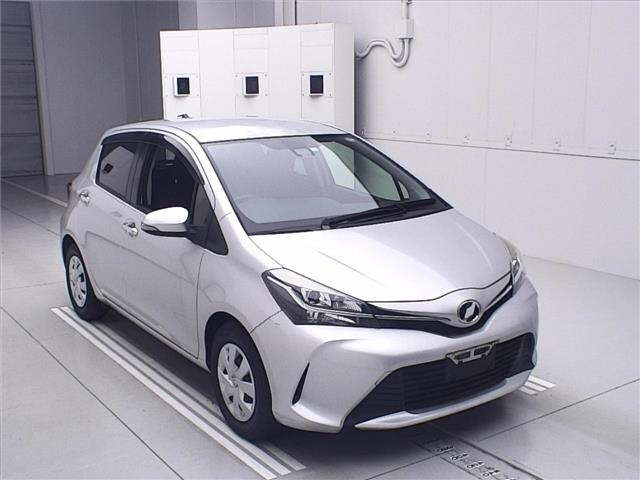 TOYOTA VITZ 2016