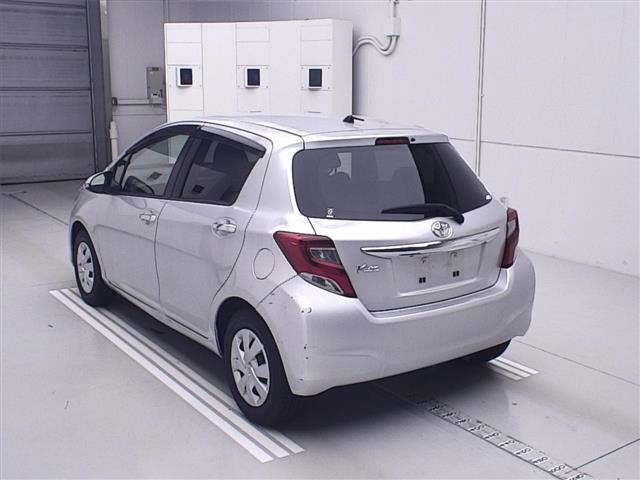TOYOTA VITZ 2016
