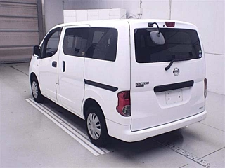 NISSAN NV200