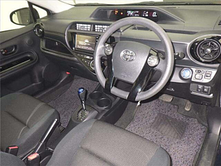 TOYOTA AQUA 2016