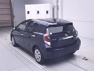 TOYOTA AQUA 2016