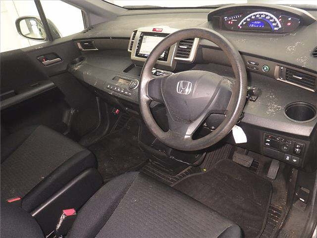 HONDA FREED 2011