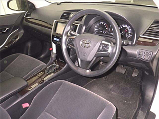 TOYOTA PREMIO 2019