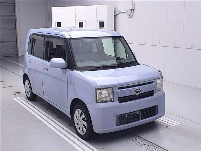 TOYOTA PIXIS SPACE 2011