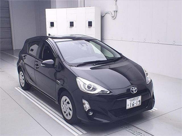 TOYOTA AQUA 2015