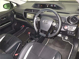 TOYOTA AQUA 2016