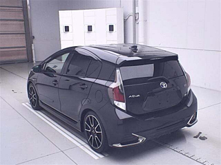TOYOTA AQUA 2016