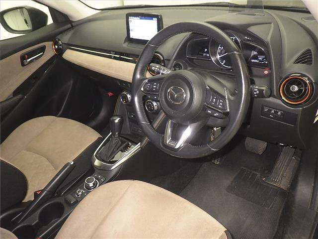 MAZDA DEMIO 2016