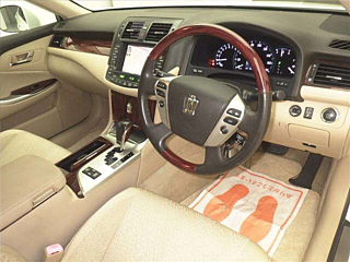 TOYOTA CROWN 2011