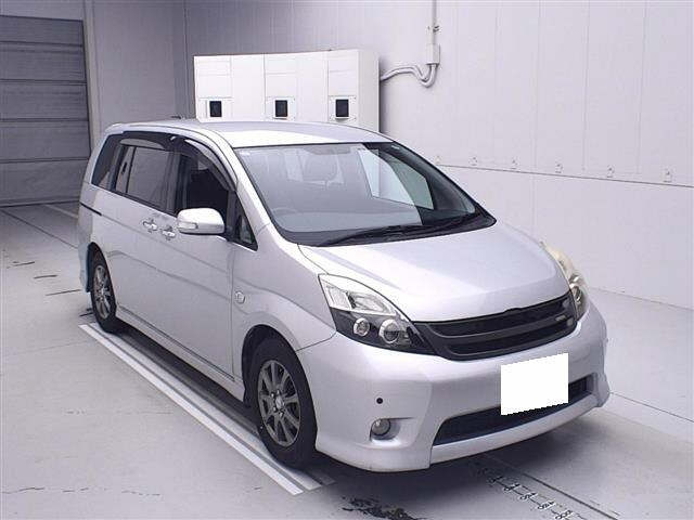 TOYOTA ISIS 2011