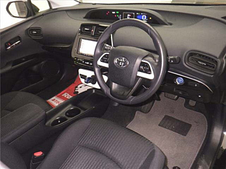 TOYOTA PRIUS 2017