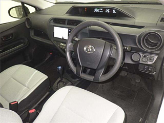 TOYOTA AQUA 2019
