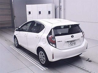 TOYOTA AQUA 2019