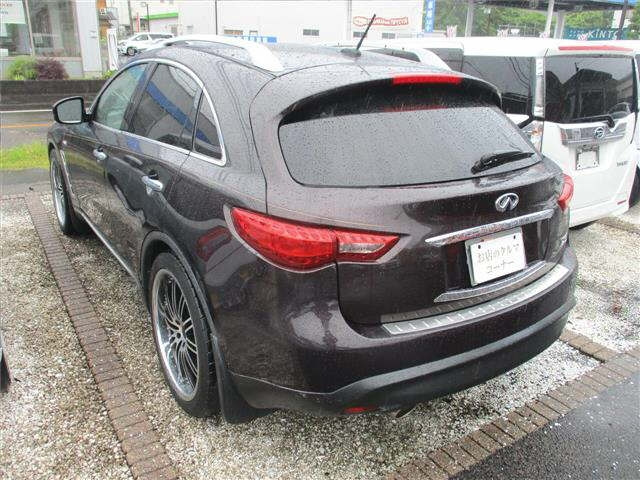 NISSAN INFINITI 2012