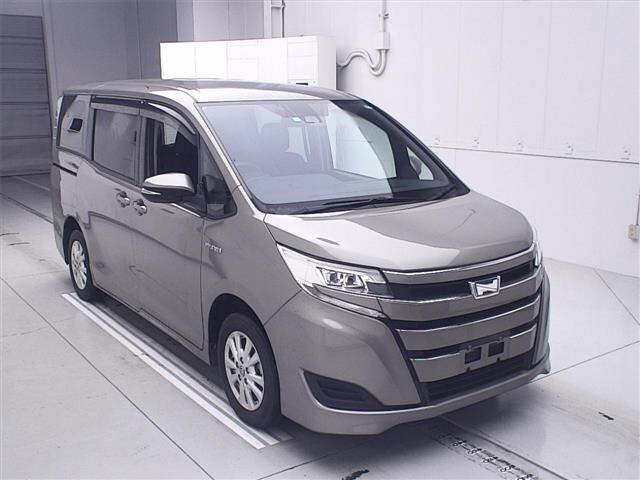 TOYOTA NOAH 2020