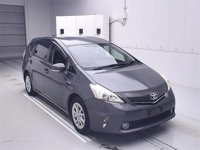 TOYOTA PRIUS ALPHA 2012