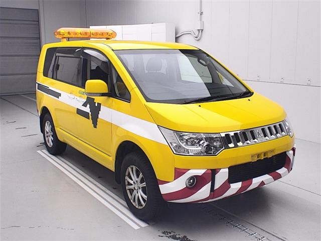 MITSUBISHI DELICA D5 2015