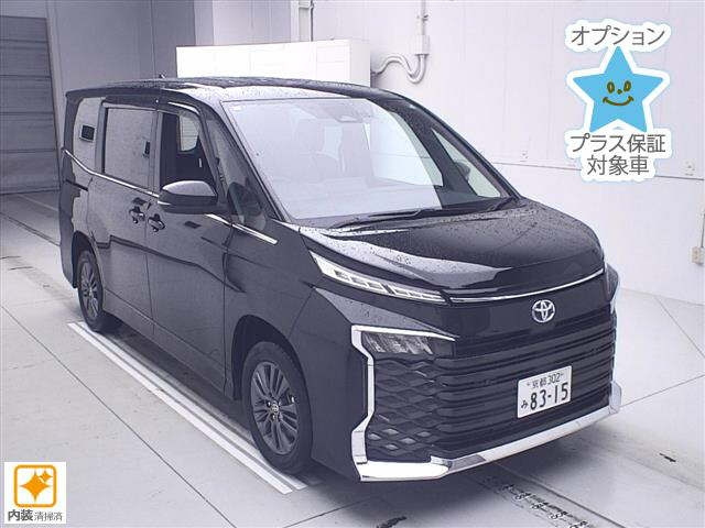 TOYOTA VOXY 2024