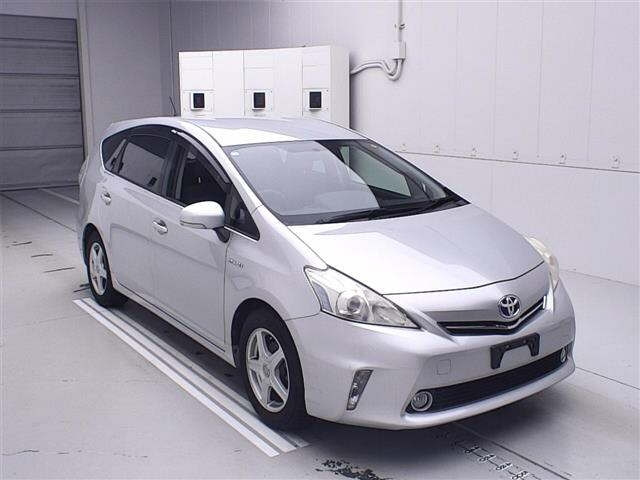 TOYOTA PRIUS ALPHA 2012