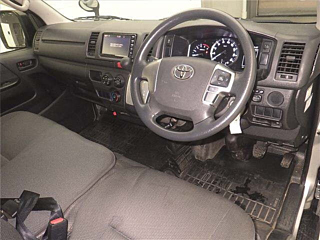 TOYOTA HIACE VAN 2020