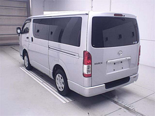 TOYOTA HIACE VAN 2020