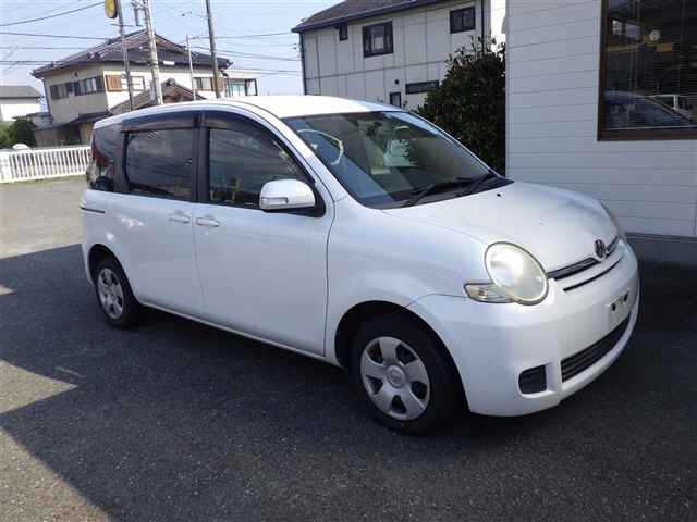 TOYOTA SIENTA 2010