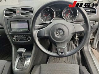 VOLKSWAGEN GOLF 2010