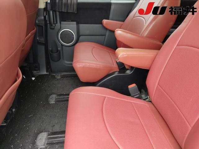 MITSUBISHI DELICA D5 2010
