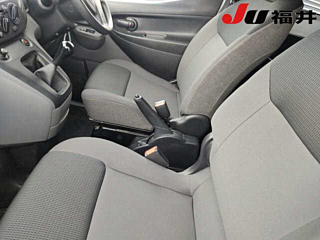 NISSAN NV200 2015