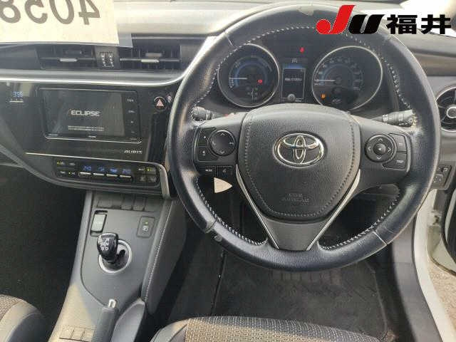 TOYOTA AURIS 2016