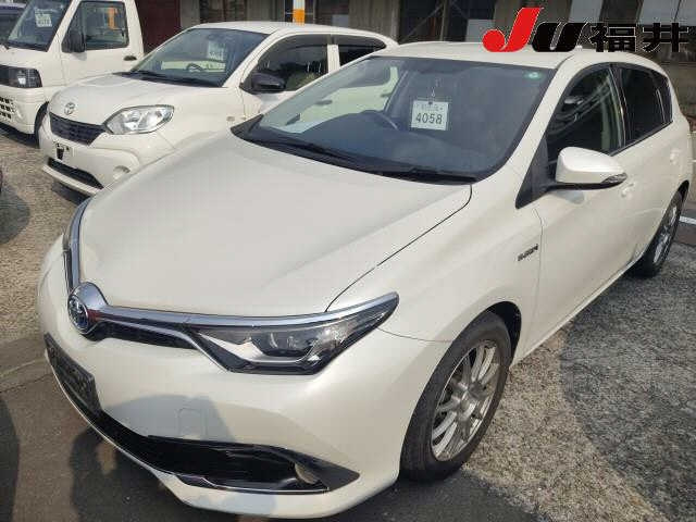 TOYOTA AURIS 2016