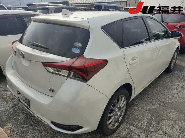 TOYOTA AURIS 2016