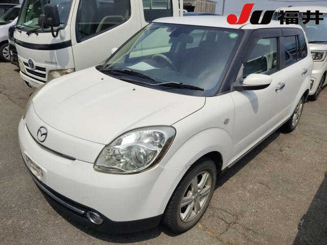 MAZDA VERISA 2011