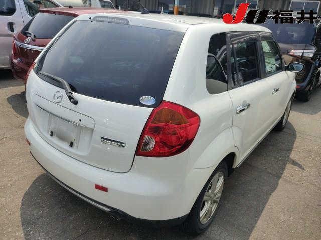MAZDA VERISA 2011