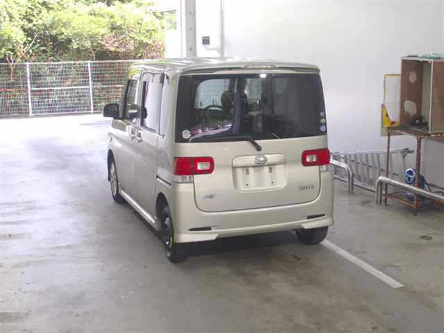 DAIHATSU TANTO 2012