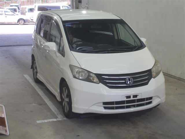 HONDA FREED 2010