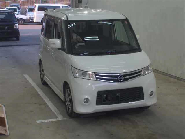 NISSAN ROOX 2010