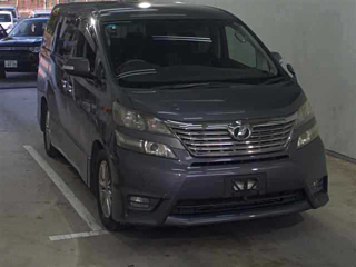TOYOTA VELLFIRE 2010