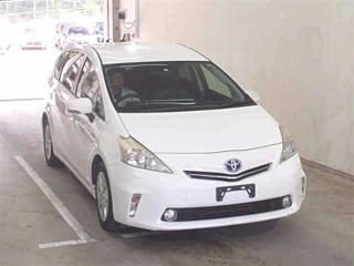TOYOTA PRIUS ALPHA 2012