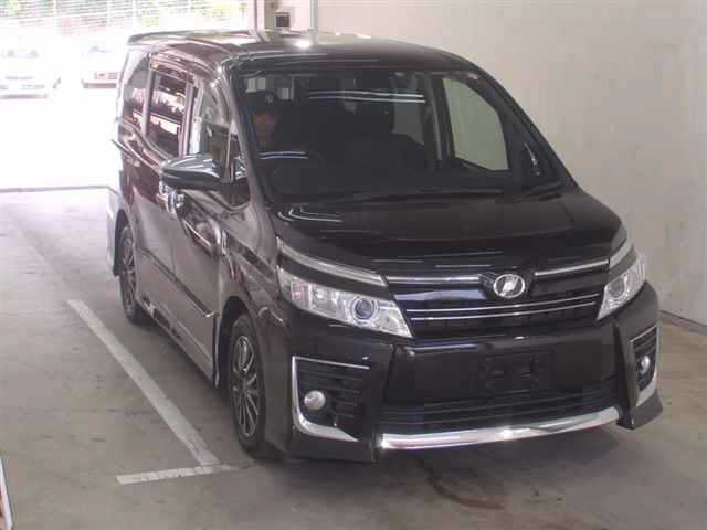 TOYOTA VOXY 2016
