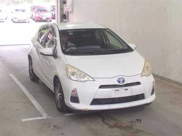 TOYOTA AQUA 2012
