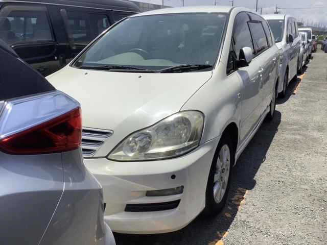 TOYOTA IPSUM 2008