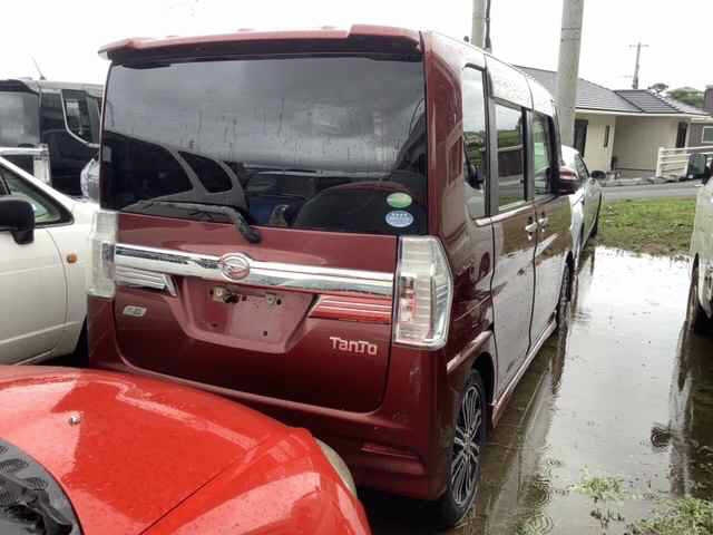 DAIHATSU TANTO 2013